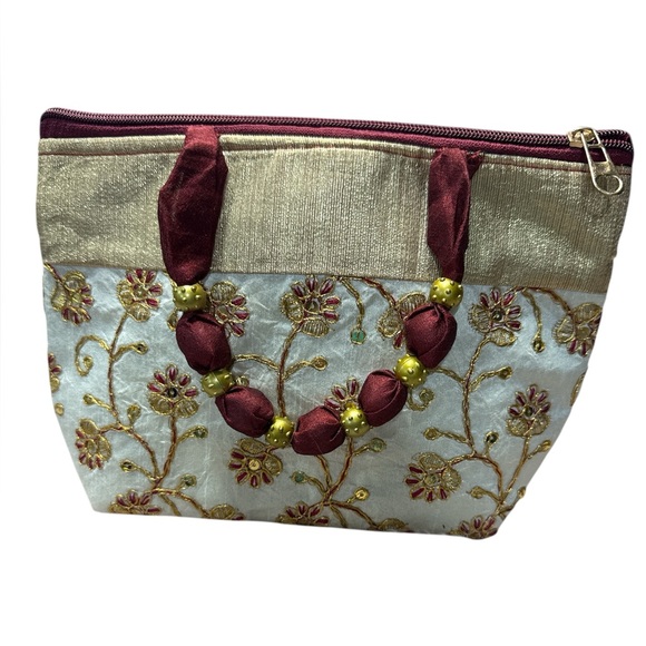 Source Unknown Handbags - Embroidered Silk Handbag with Beaded Handle
